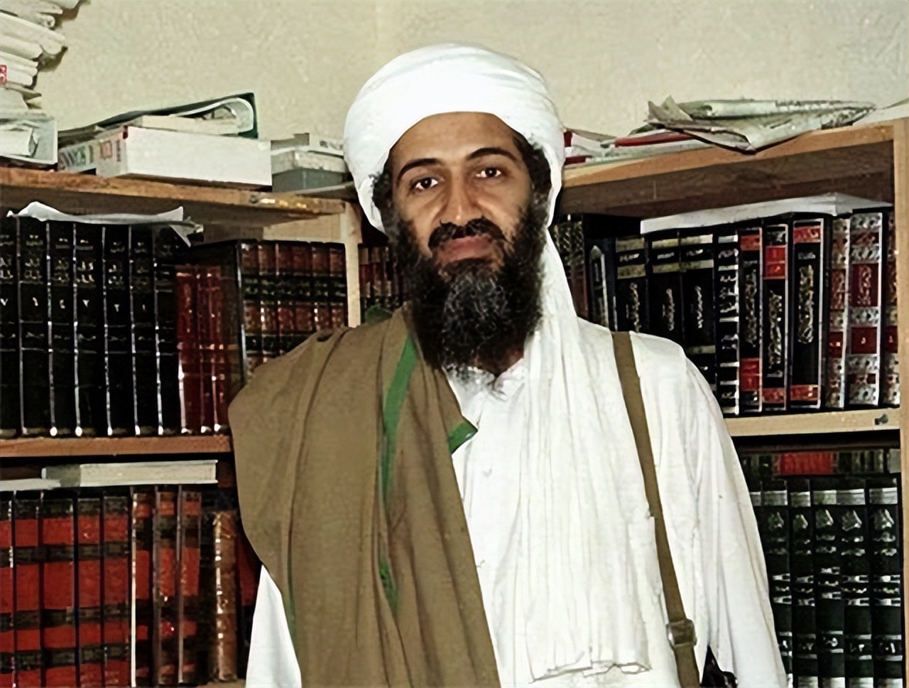 2001年飞机撞机事件视频,华裔空姐临终前录音