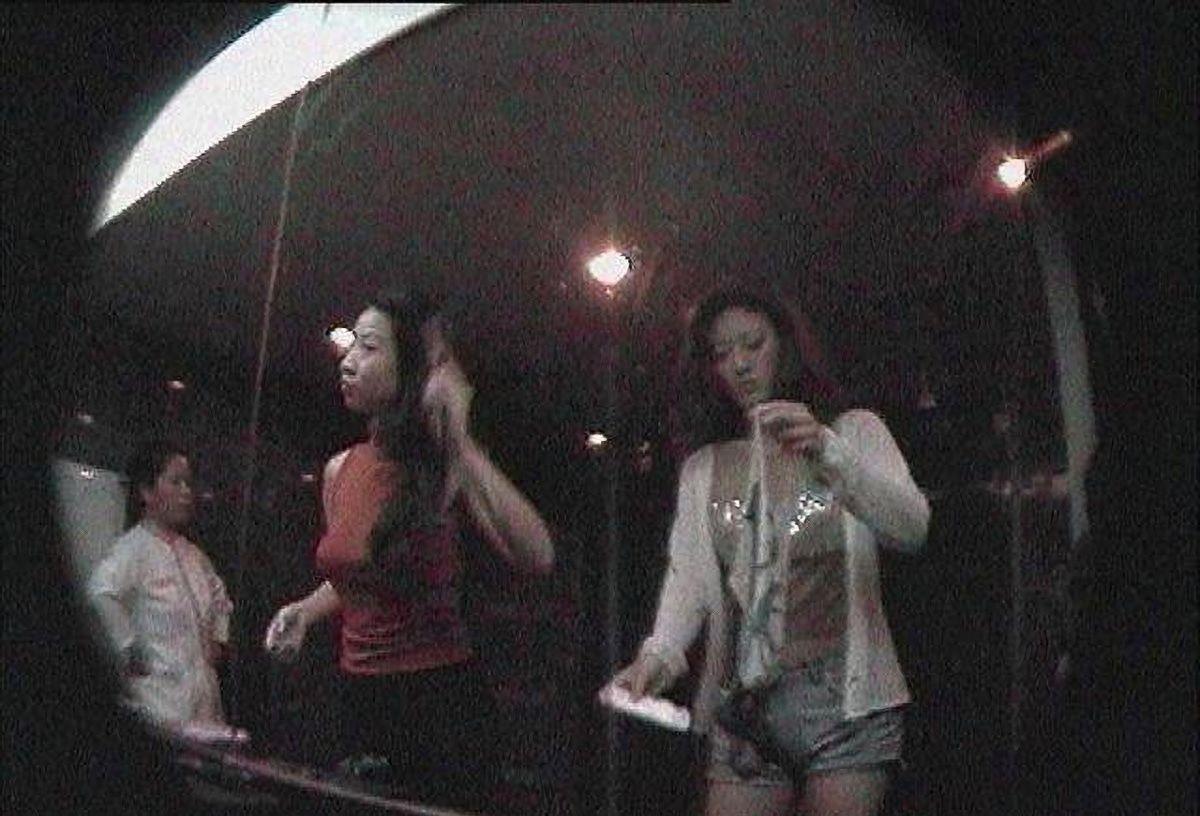 女生是如何在这些“不良网站”上被*拍偷**的？在家要小心