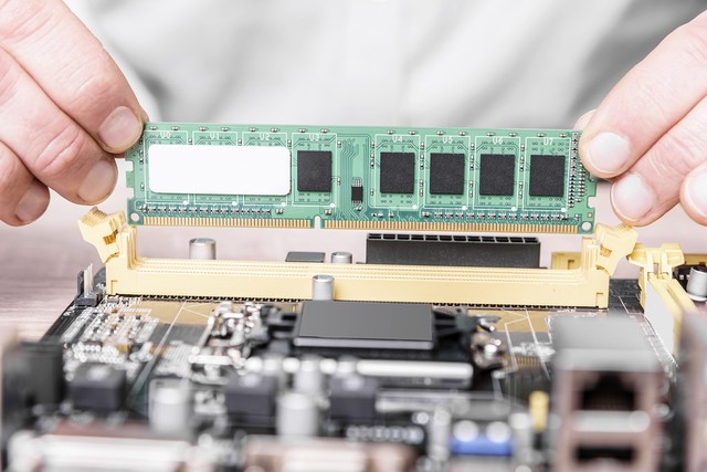 电脑内存条容量8g和16g的区别,电脑内存条到底要多大容量才合适