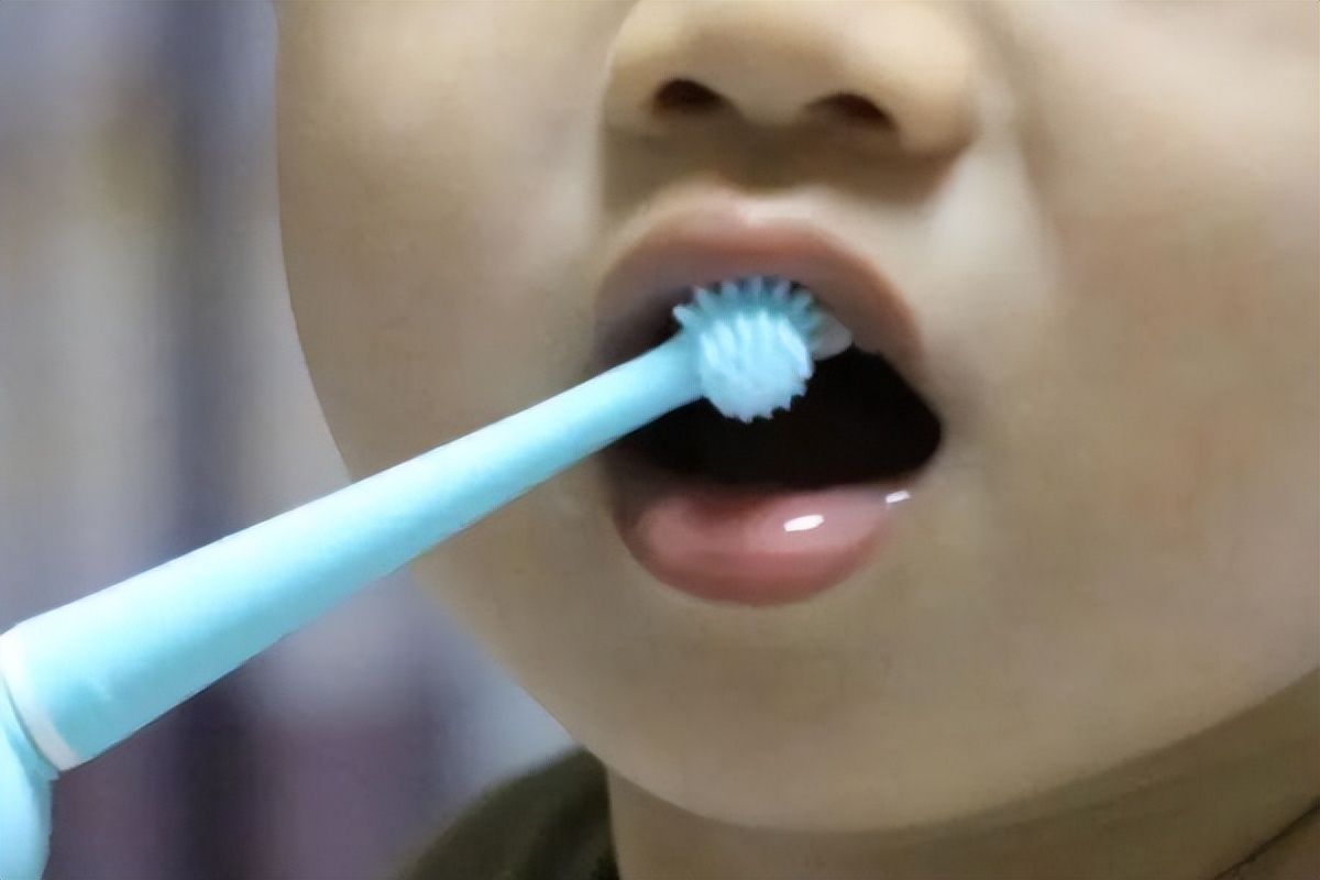 电动牙刷应该怎么使用是正确的,正确使用电动牙刷的方法是什么