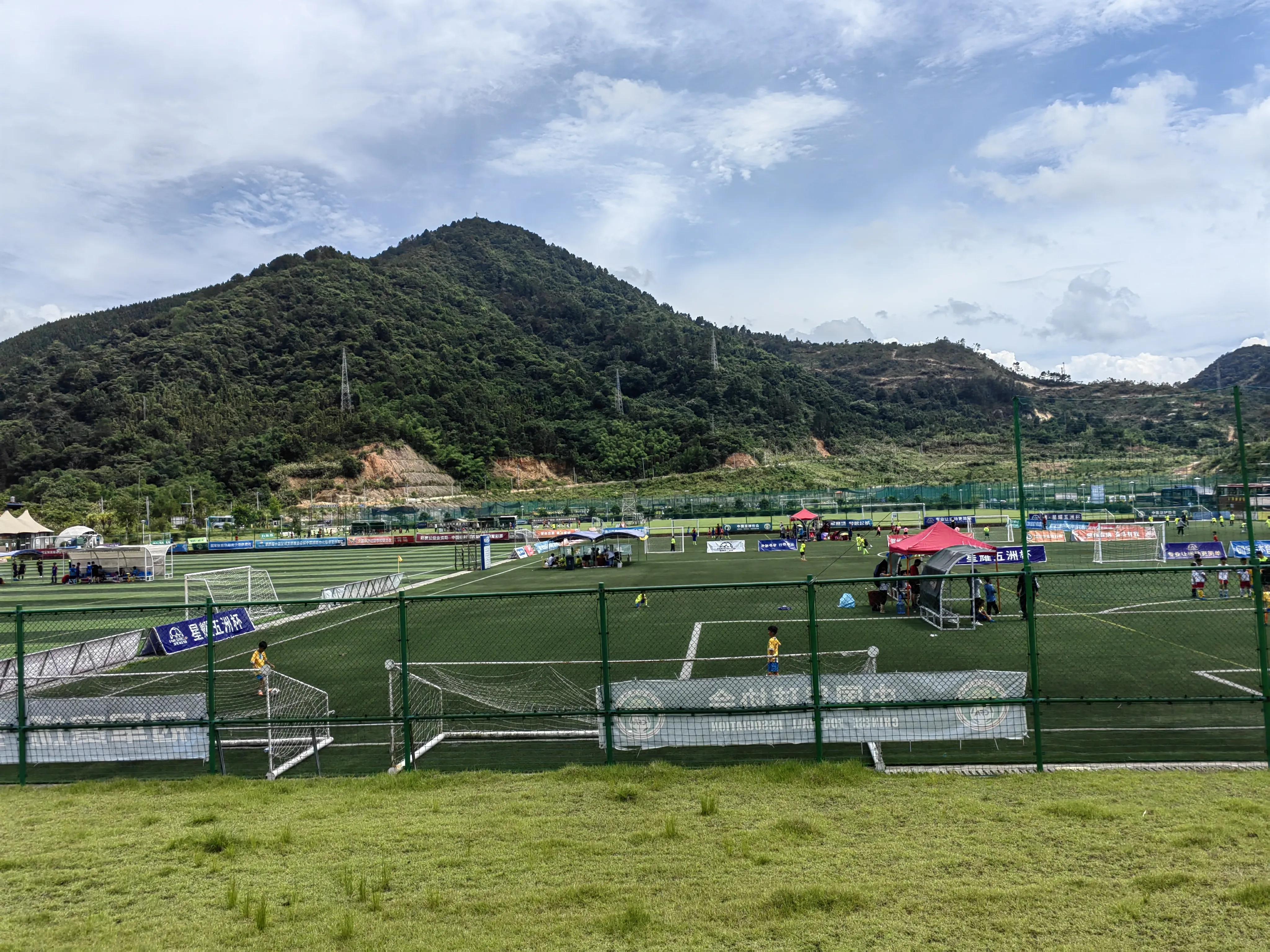 贵州足球村超经典场面,贵州村超足球燃爆现场