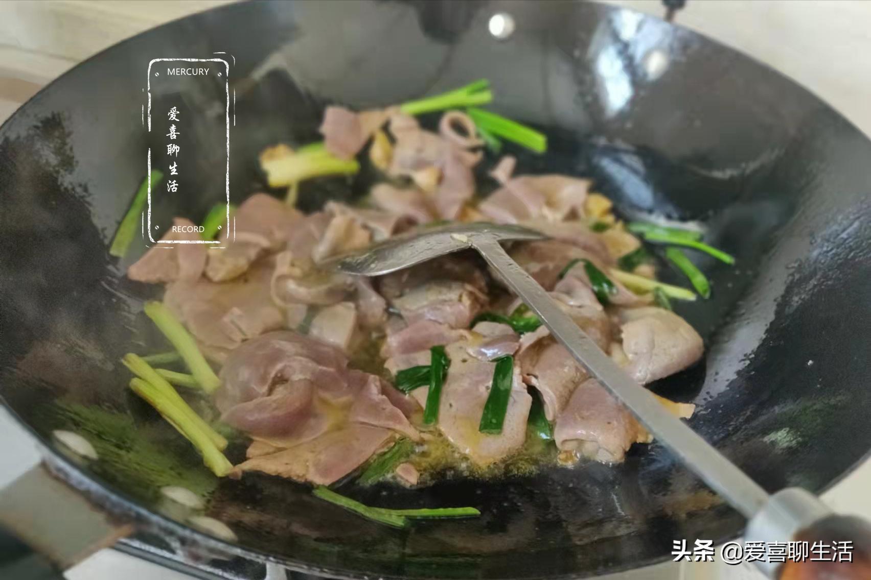 冬季吃鱼吃肉不如吃它，高铁高蛋白，气血不足多吃点，炒着吃最嫩