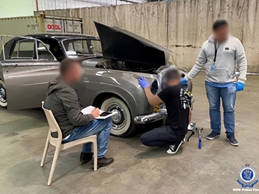 加拿大出口车惊现1.4亿加元*品毒**！竟这样藏在车灯里......