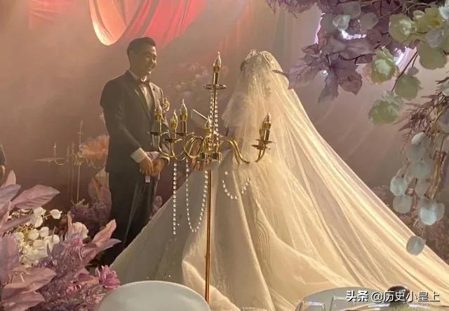 川航8633事件后,副驾驶治疗期间,与女航医恋爱,2022年举办婚礼