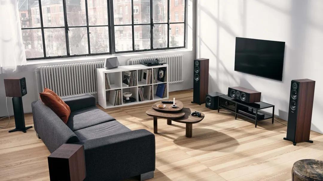 丹拿Emit30被Audiograde.uk评选为2021年最佳落地式扬声器