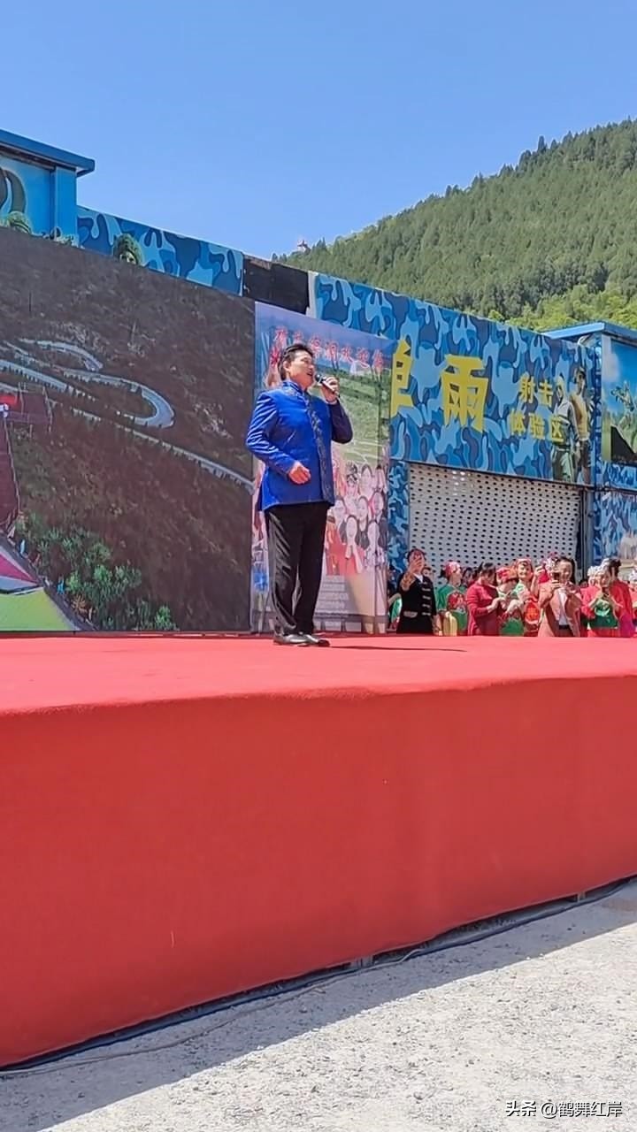 大衣哥给陈亚男拍视频,大衣哥接陈亚男回家过年吗