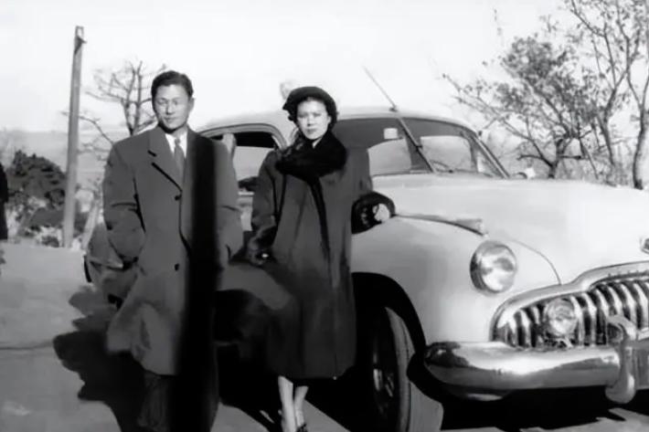 韩国财阀辛格浩：二婚入赘日本战犯家族发家，89岁和儿子共享女星