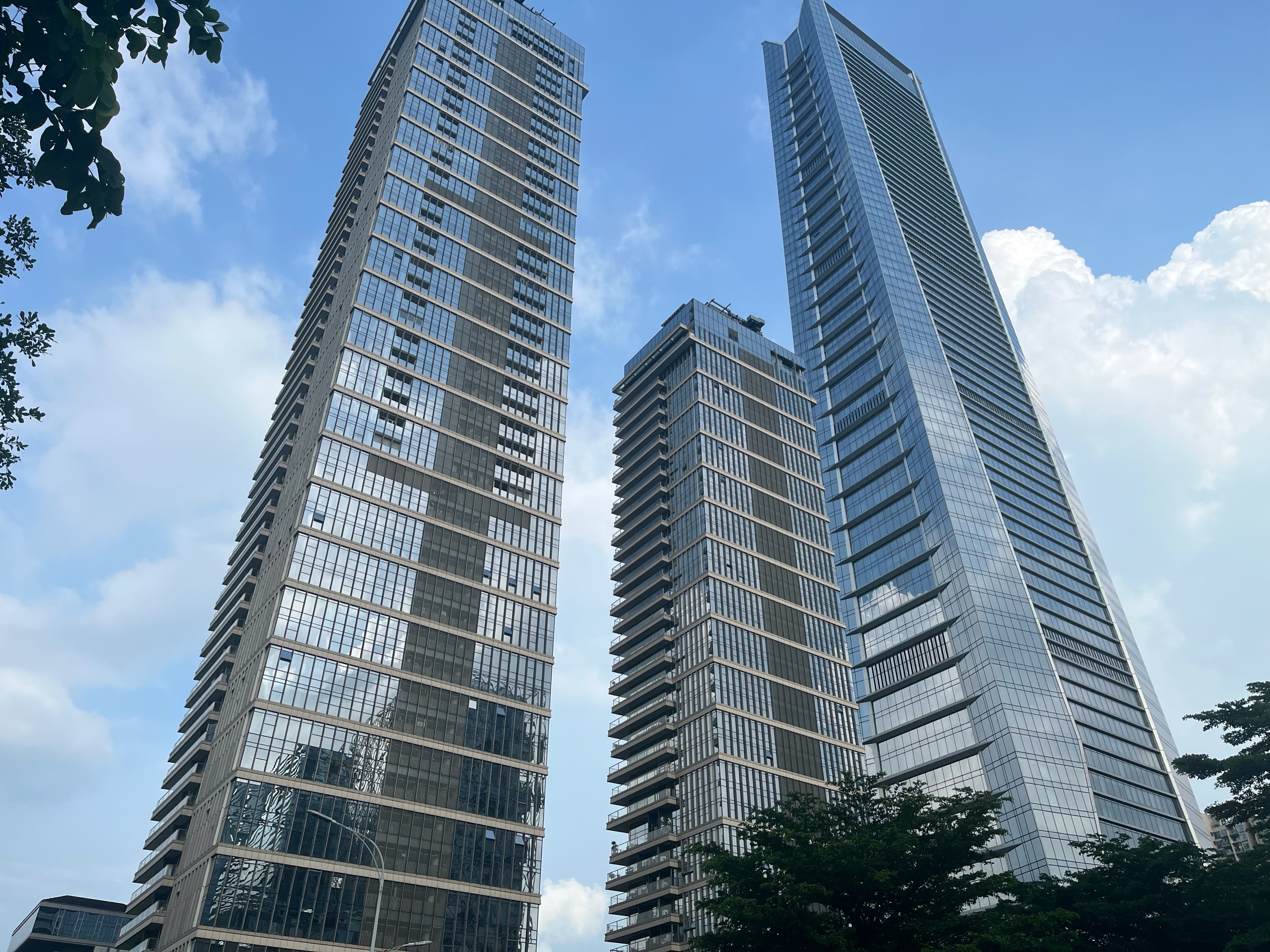 大家钱都不放银行会怎么样,钱不存银行干什么有利