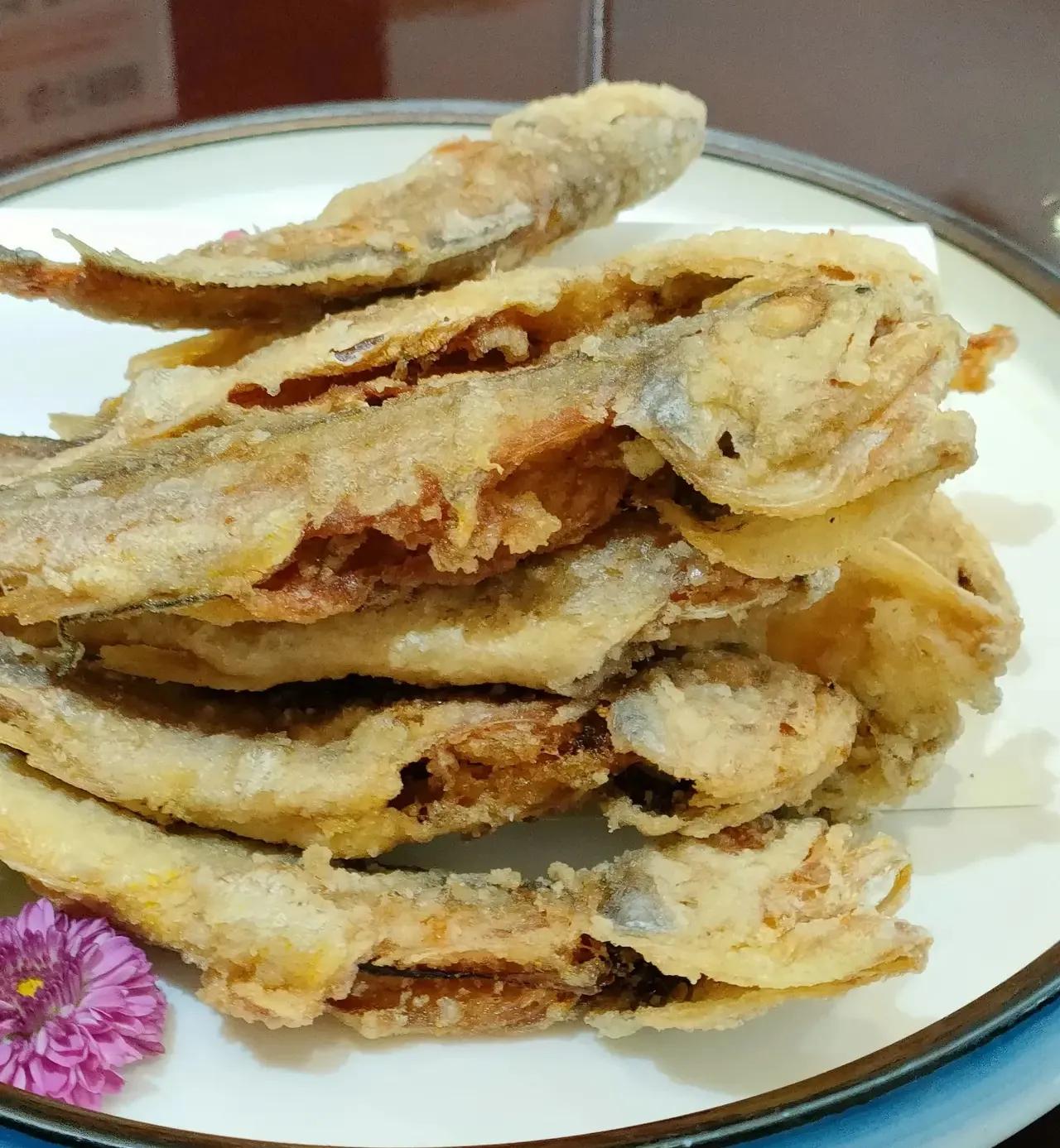 甘肃小伙晒酒席引热议，一桌1580元18道菜，网友：这物价太高了