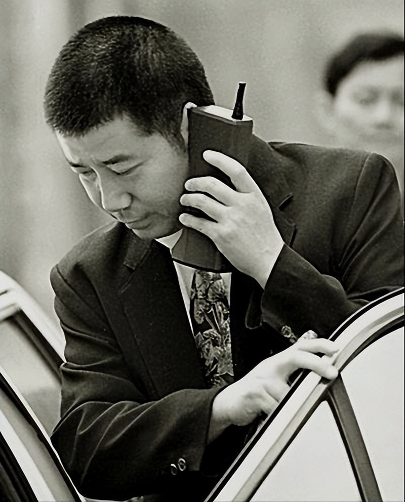 消失12年，如今满血归来！靠手机狂赚42亿的荣秀丽，这些年去哪了