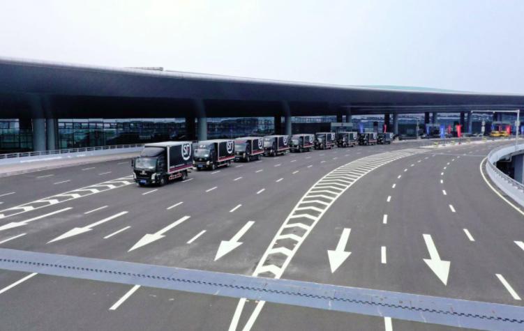 顺丰历史回顾,顺风航行启新程