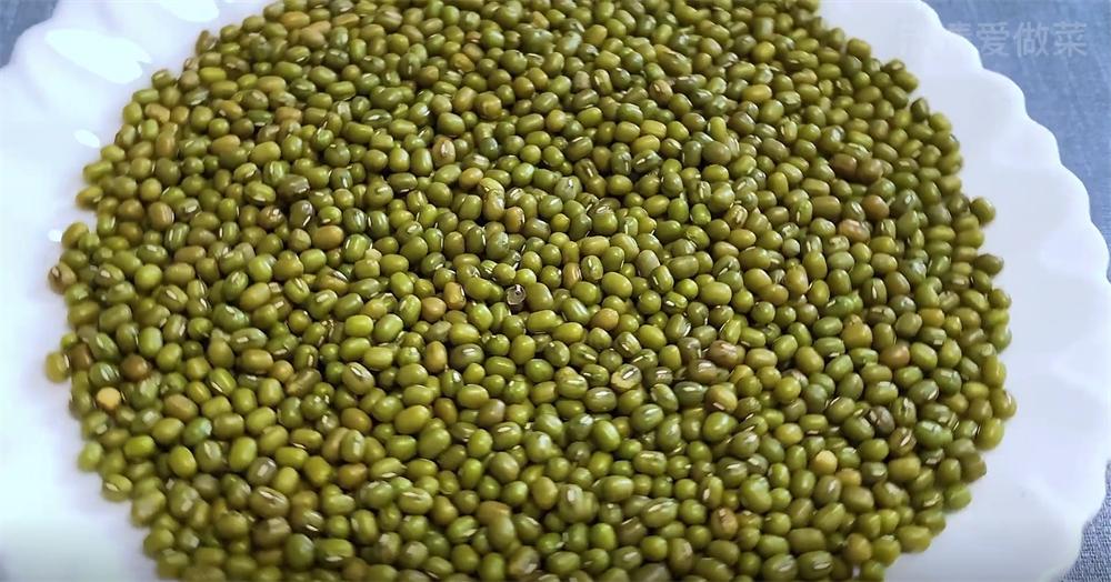 煮绿豆不让变红方法,绿豆不用泡就得煮的诀窍