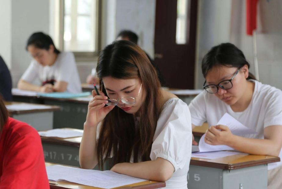 徐志胜学霸和学渣脱口秀,徐志胜高中同学