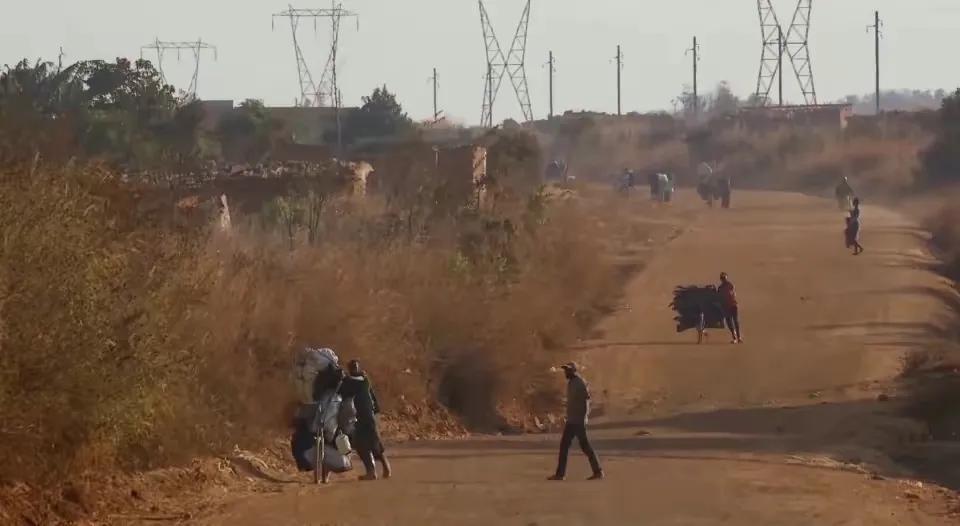 绝望的非洲生活：老鼠当主食，月收入不足50元还要养活三个娃