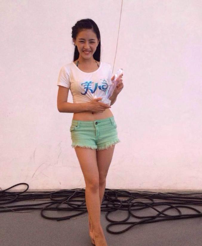 和郭富城传过绯闻，演过《美人鱼》，她还是陈钰琪版《倚天》小昭