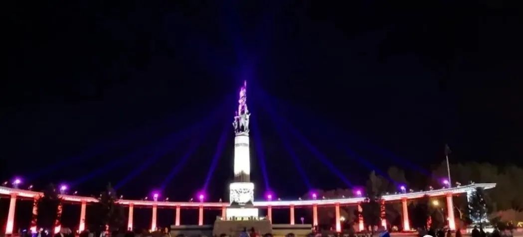 夜幕下哈尔滨美丽的松花江畔,夜幕下的哈尔滨松花江