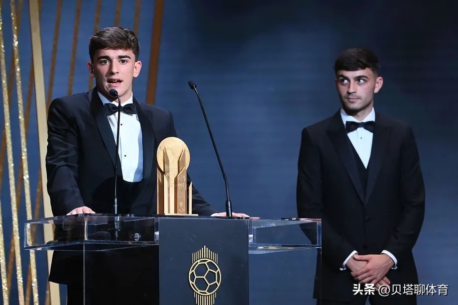 哈维伊涅斯塔戏耍皇马,哈维伊涅斯塔的颠球视频