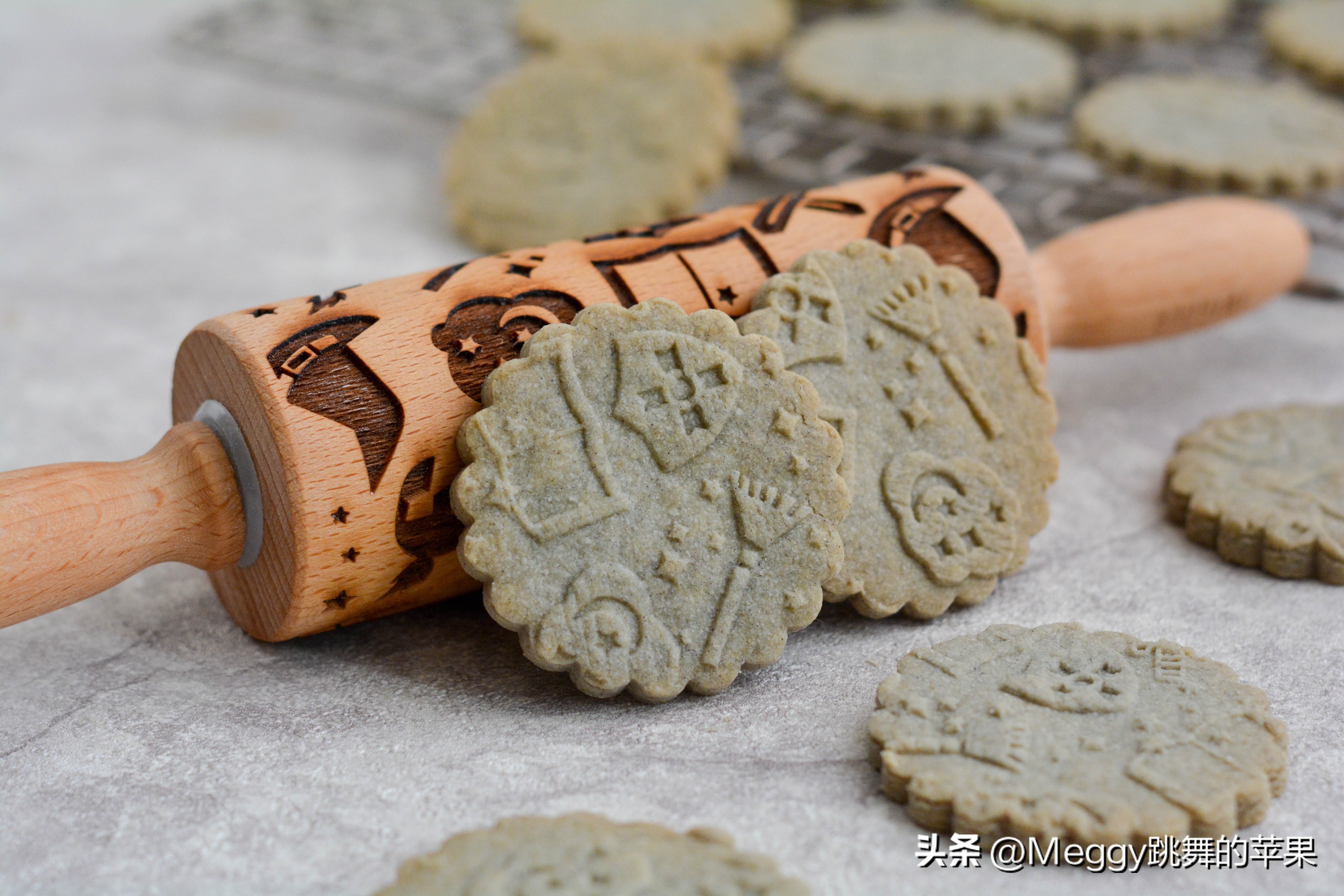 万圣节饼干,酥脆的南瓜饼干万圣节