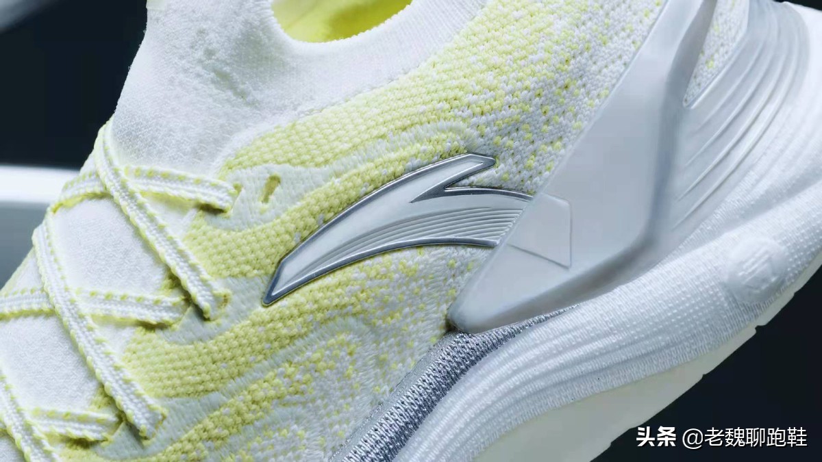 性价比阿迪达斯跑鞋推荐,阿迪达斯跑鞋adizeroadiospro