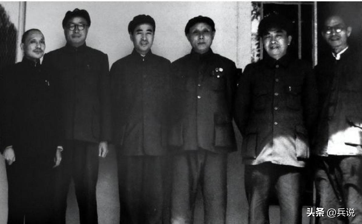 建国初期“五马进京”，哪几位有资格授元帅？邓公是其一