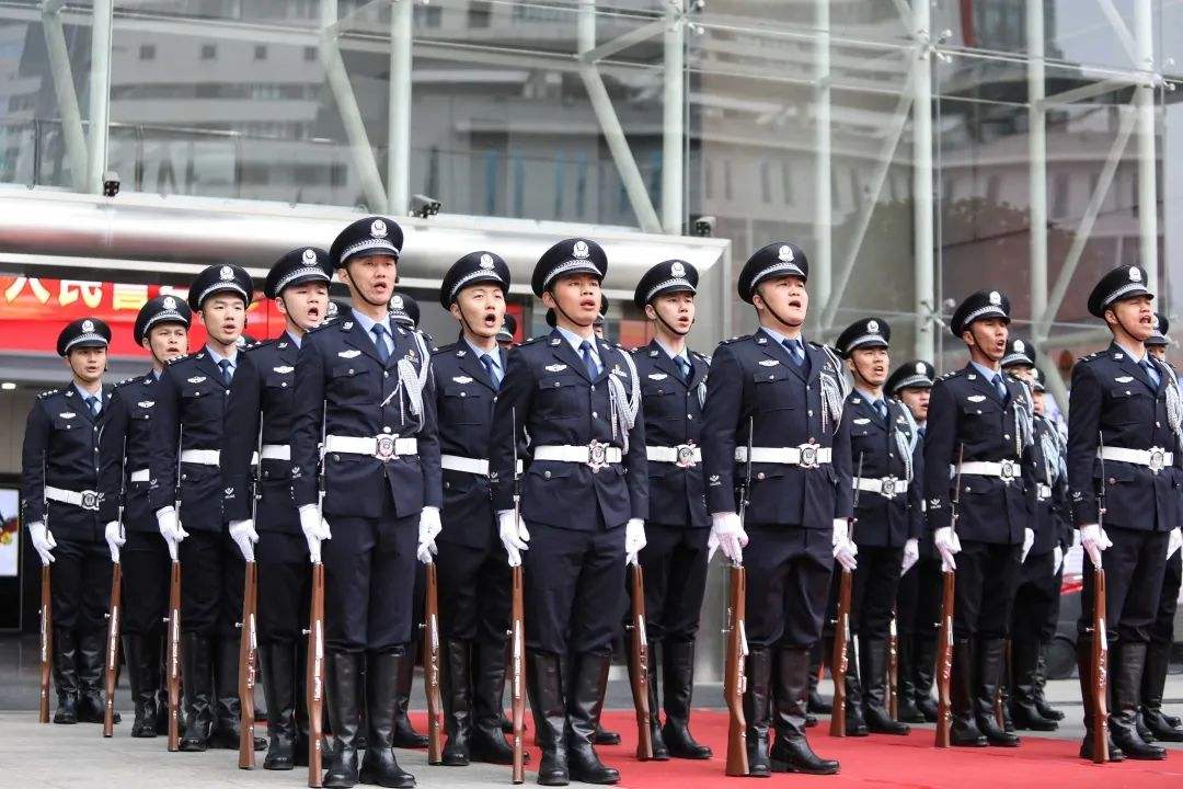 警察待遇和工资一样吗,事业编警察和行政编警察待遇差距