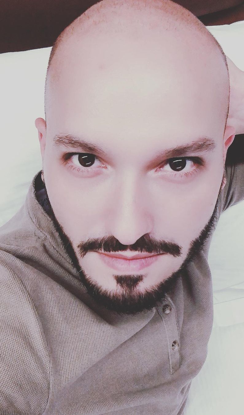 菱形脸适合什么发型？背头换成卷刘海，光头大叔直接逆袭成男神