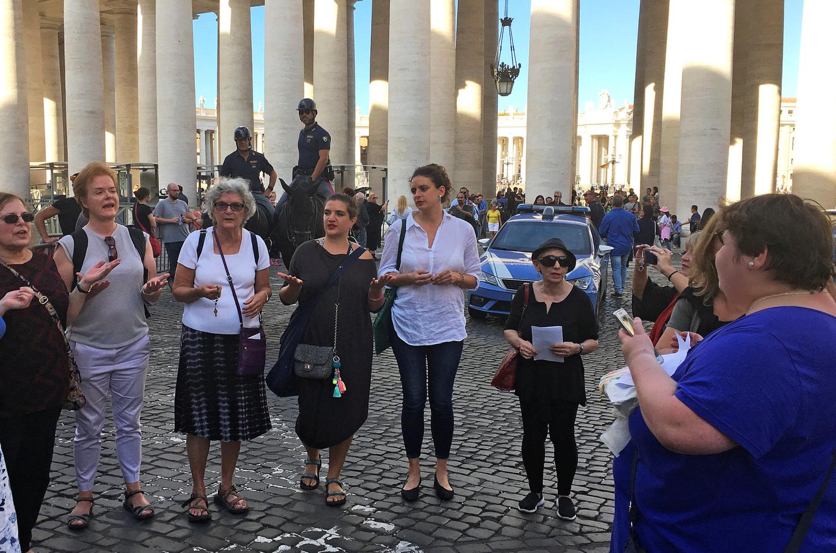 梵蒂冈真的只有800人吗,梵蒂冈有850万人吗