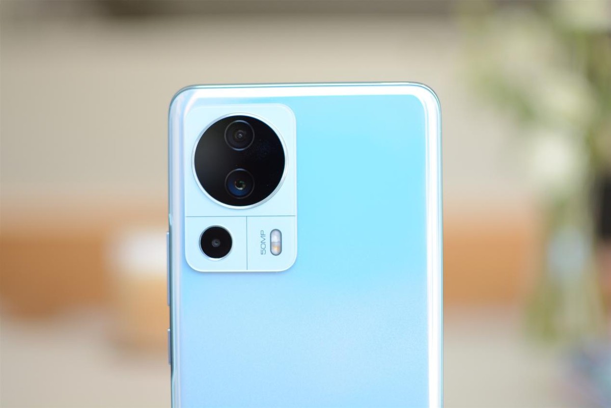 小米civi颜值高吗,目前小米civi2还值得入手吗