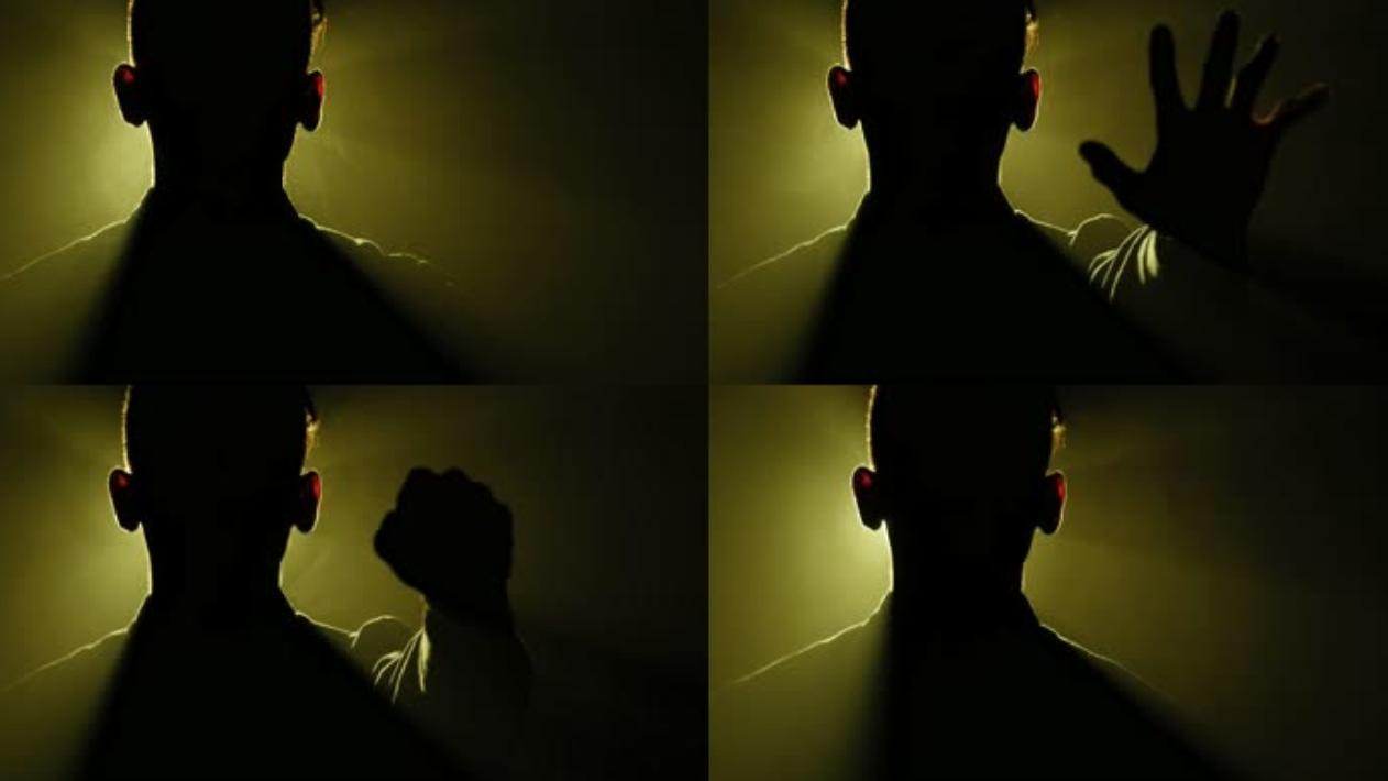 四川老汉挖出250斤人形树根,四川男子挖到人形树根