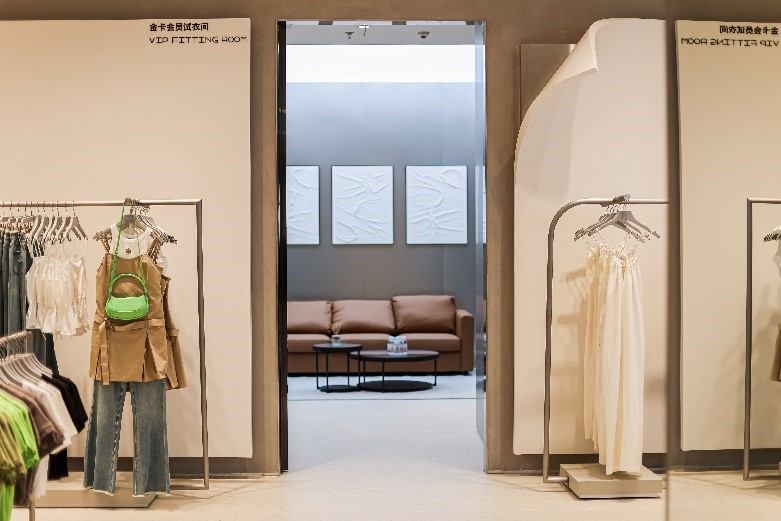 urbanrevivo经营模式,urbanrevivo实体店活动