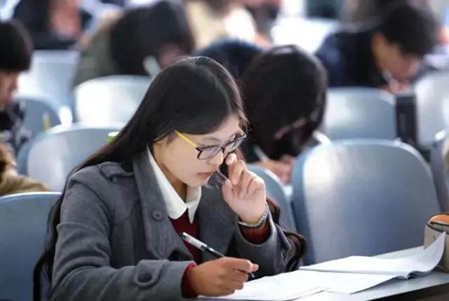 名校硕士晒税务局,名校硕士晒税务局工资