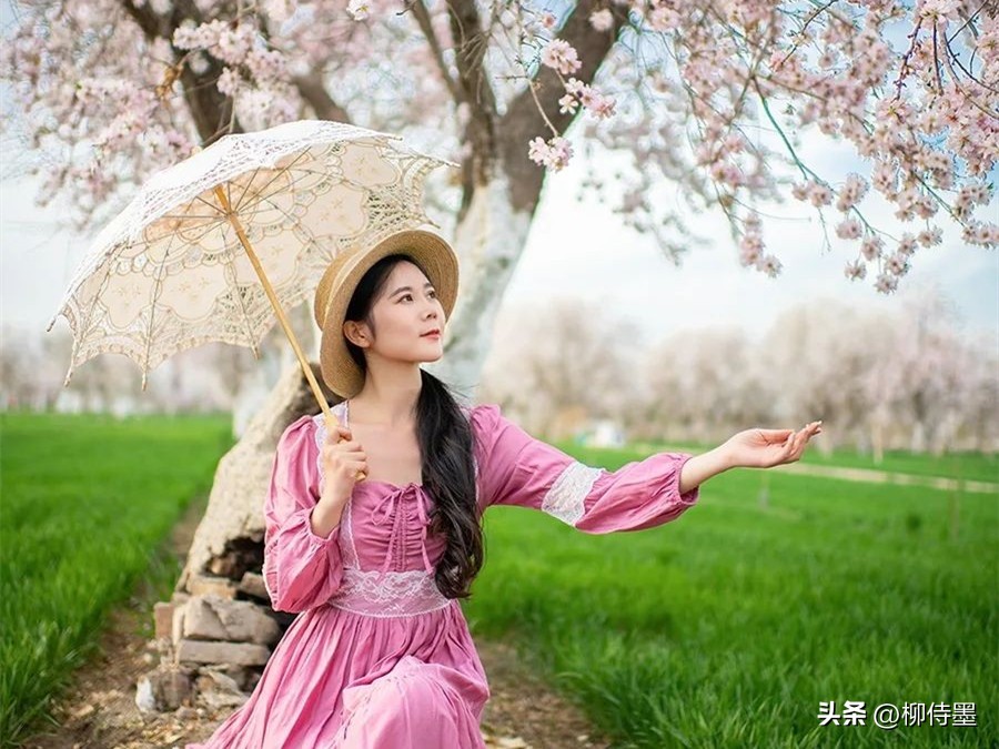 30岁气质女人拍照姿势,中年女人怎么拍照摆姿势好看