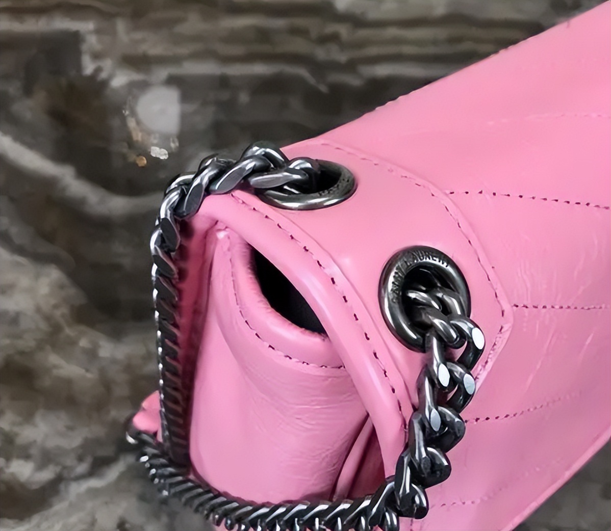 奢侈品养护丨包包边油破损是怎么造成的？应该怎么补救呢？