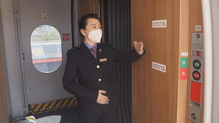 坐火车手机没电攻略,坐火车手机没电了应该去哪儿充