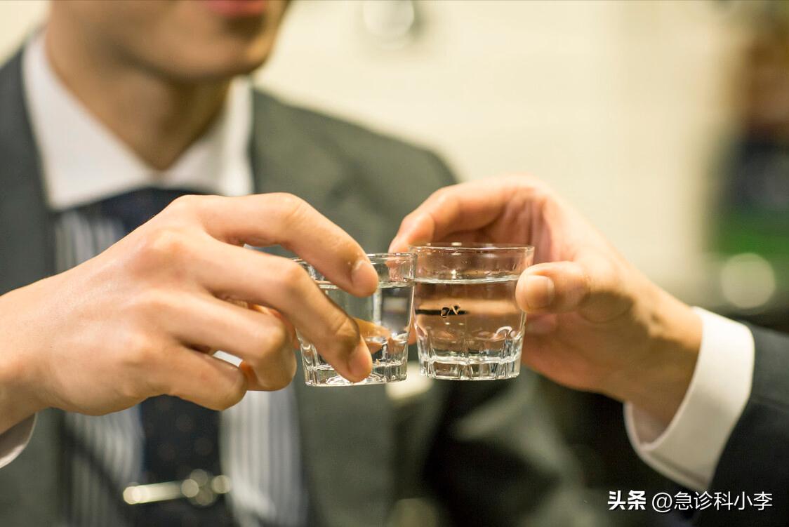 酒瘾烟瘾和毒瘾,酒瘾烟瘾哪个危害更大