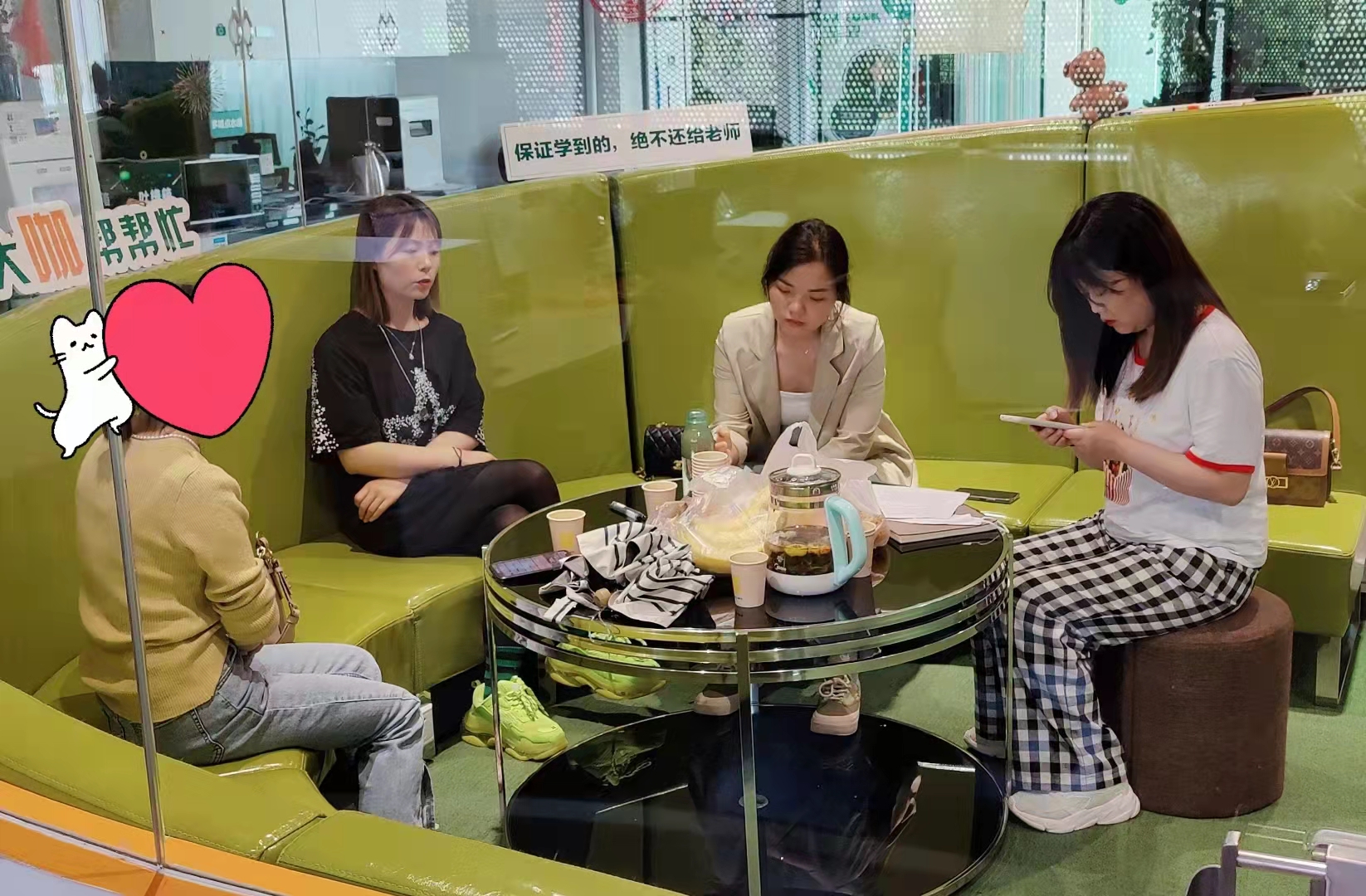 我，90后陕西女娃，每天帮人找对象，人称西安最美小红娘