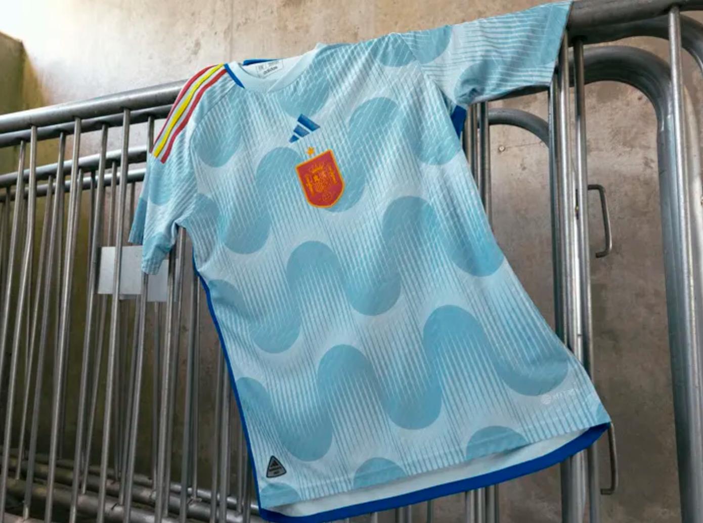 「世界杯球衣」馋哭中国球迷的细节（一）