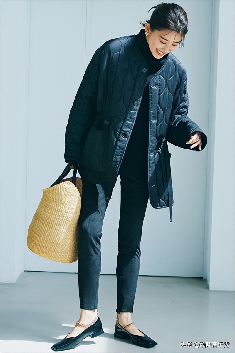 适合15-25岁女生的高颜值服装,适合35-40岁高级感服装