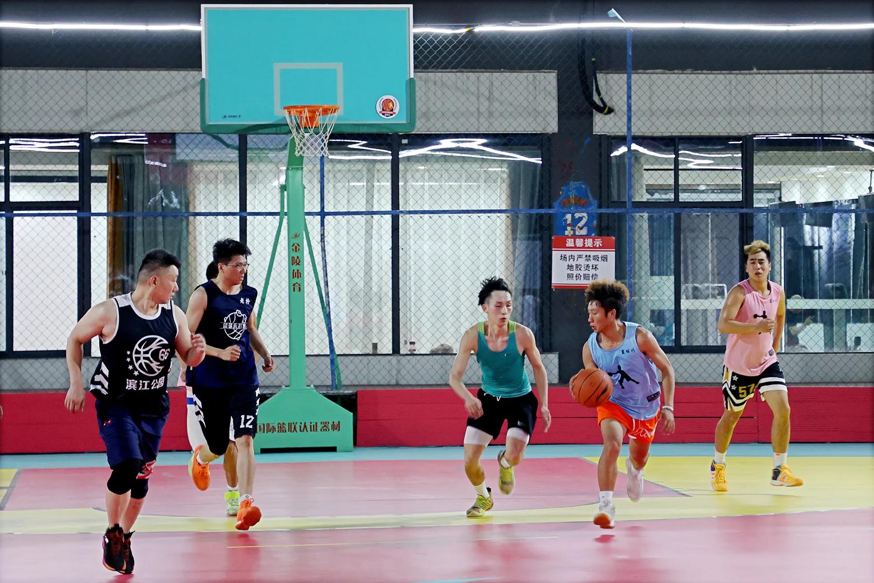 黄州有哪些免费开放篮球场,大型购物广场建篮球场