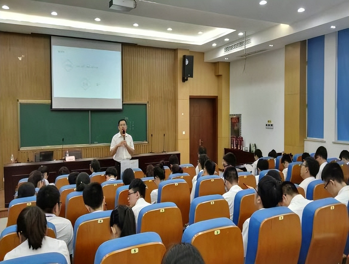 支行运营主管考核办法,对公资产业务主管行长具备的素质