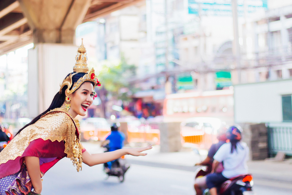 泰国纯金大佛,泰国18吨黄金刻的大佛