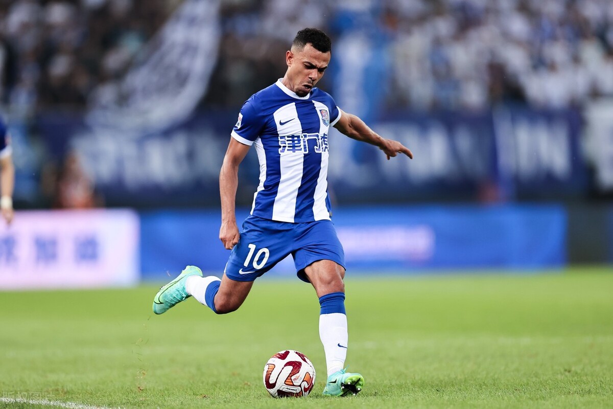 于根伟津门虎最新发布会,天津津门虎外援看于根伟踢球