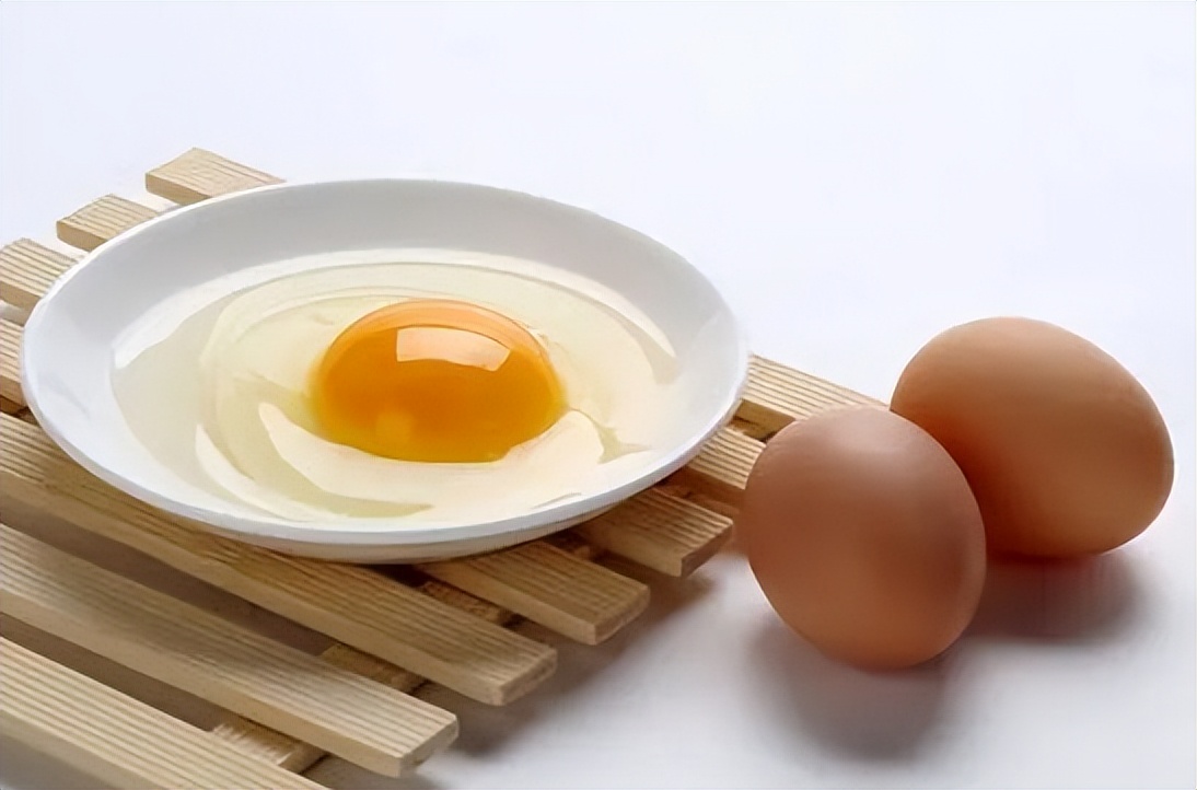 肝不好每天早上吃一个鸡蛋好不好,早晨吃一个水煮鸡蛋对肝脏