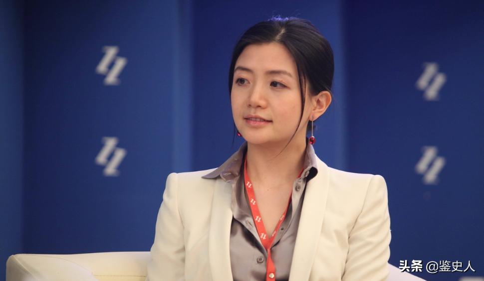 马云背后的女人：马云亲自请她“出山”，身价百亿，却至今未嫁