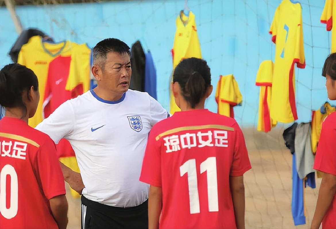 梅西捐款琼中女足,梅西慈善公益完整视频