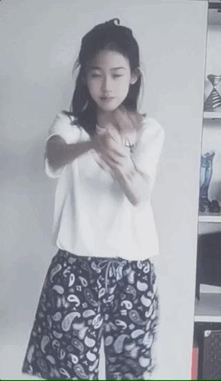 陆毅现场连线女儿贝儿,贝儿陆毅12岁照片