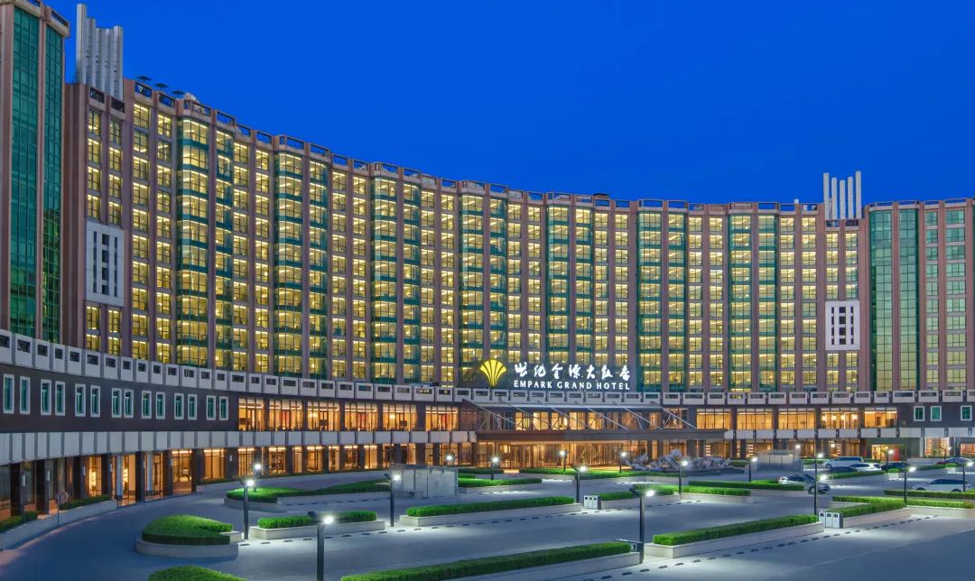 辉煌不在繁荣中产生，而是在硝烟中涅槃