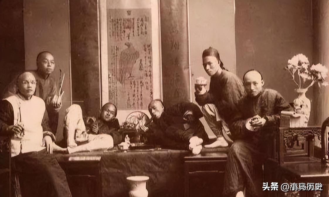 日军兽行：当着男人的面玷污了女儿，临走还残忍割下妻子乳房