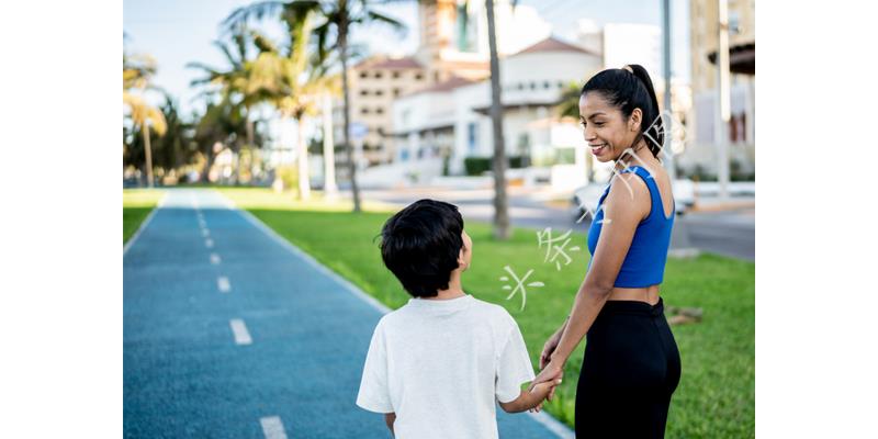 未婚老伴工资12500，却说只有2500，儿子告诉我真相我哭了