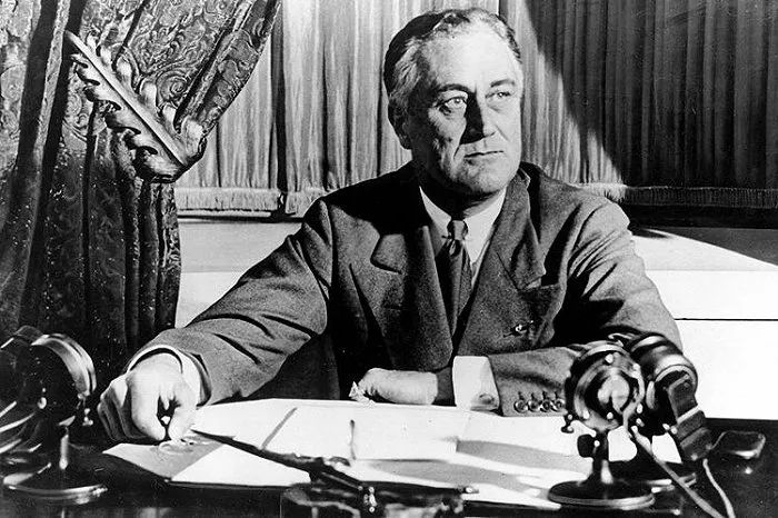 君子莫愁：2023读书只是为了赚钱后，美国俄亥俄爆了！